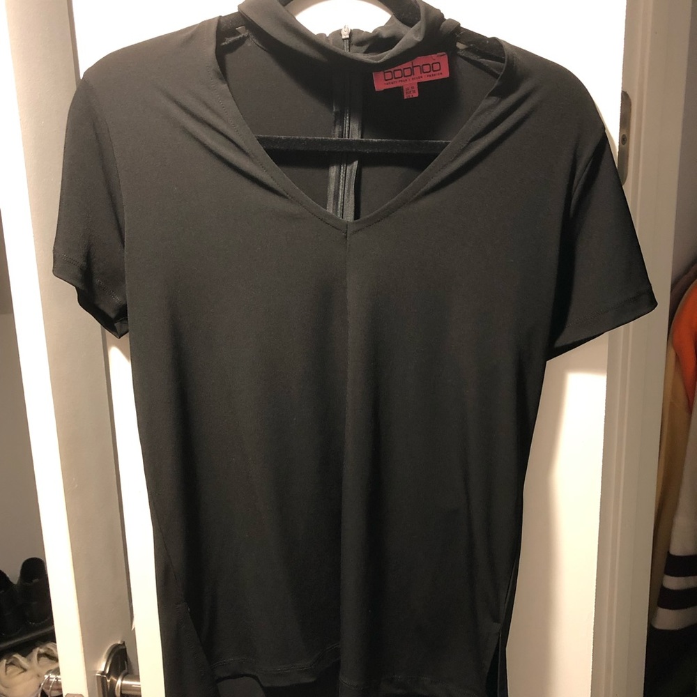 Boohoo high low keyhole t-shirt
